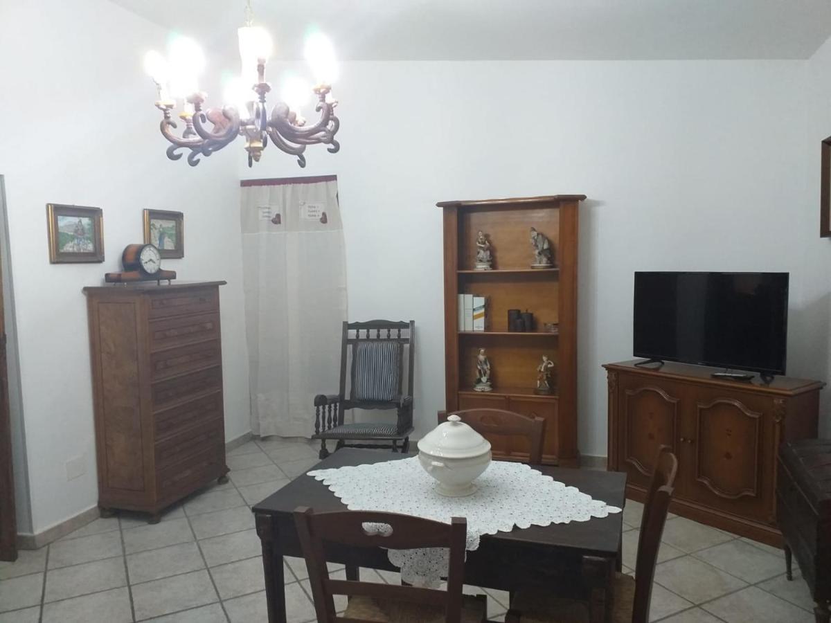 La Casa Di Lina Appartement Sezze Buitenkant foto