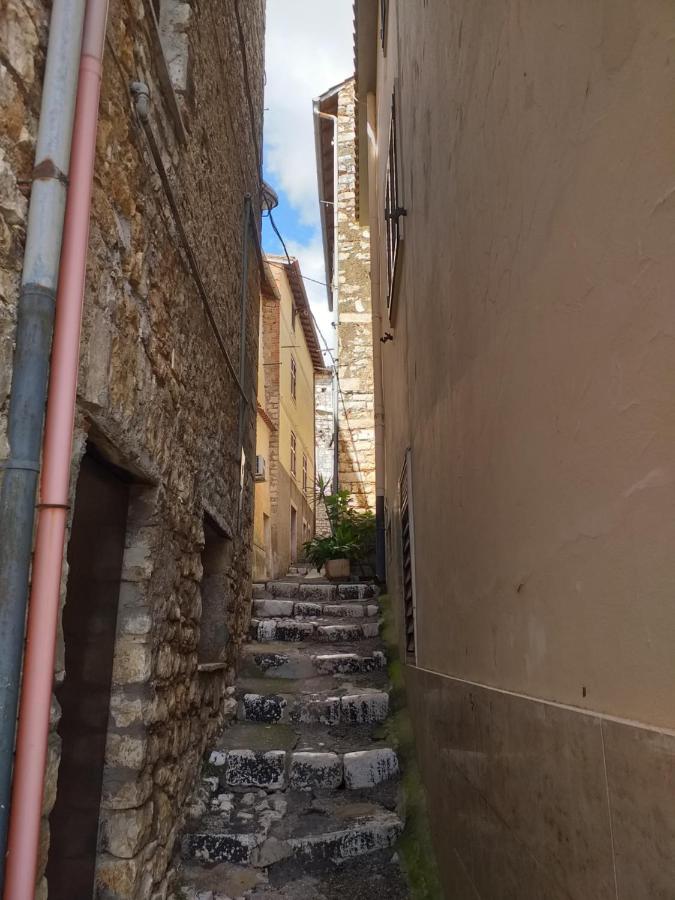 La Casa Di Lina Appartement Sezze Buitenkant foto
